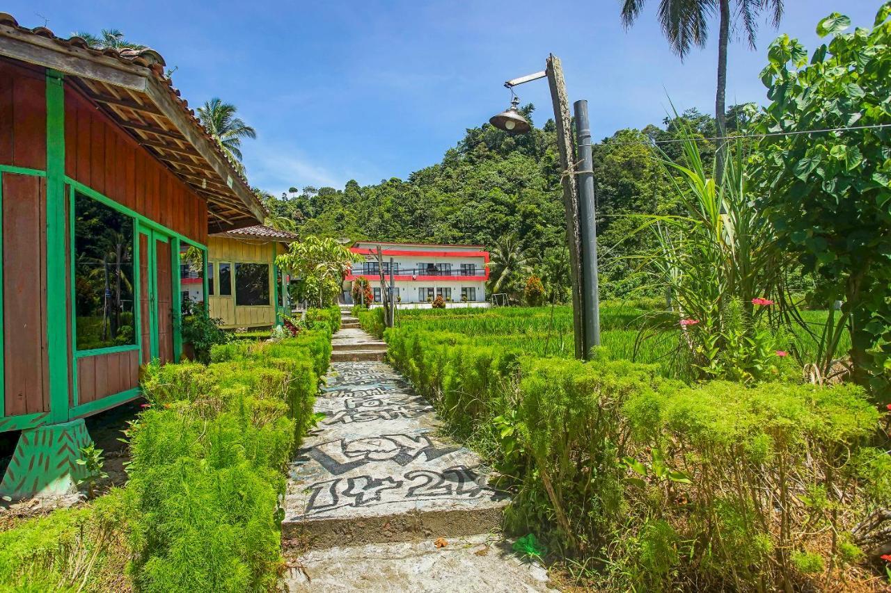 Oyo 2246 Anjung Bang Oking Hotel & Resort Pasarpulaupisang Exterior photo