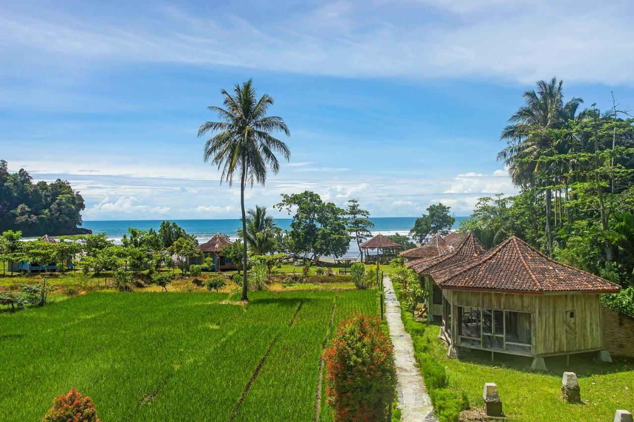 Oyo 2246 Anjung Bang Oking Hotel & Resort Pasarpulaupisang Exterior photo